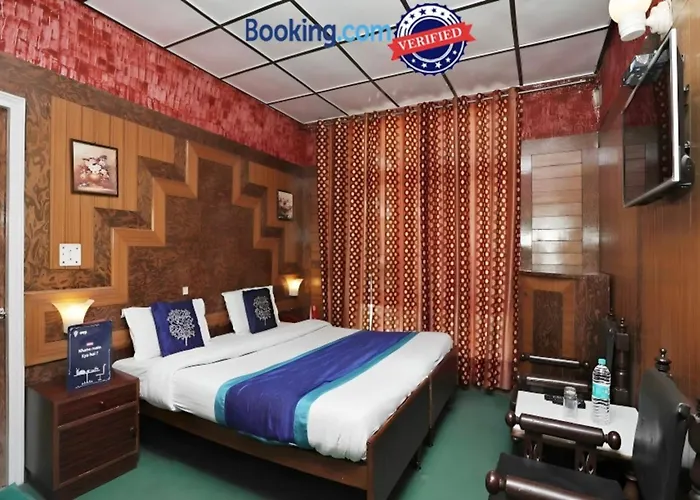 Goroomgo Ankur Lake View Mall Road Nainital - Prime Location With Luxury Room