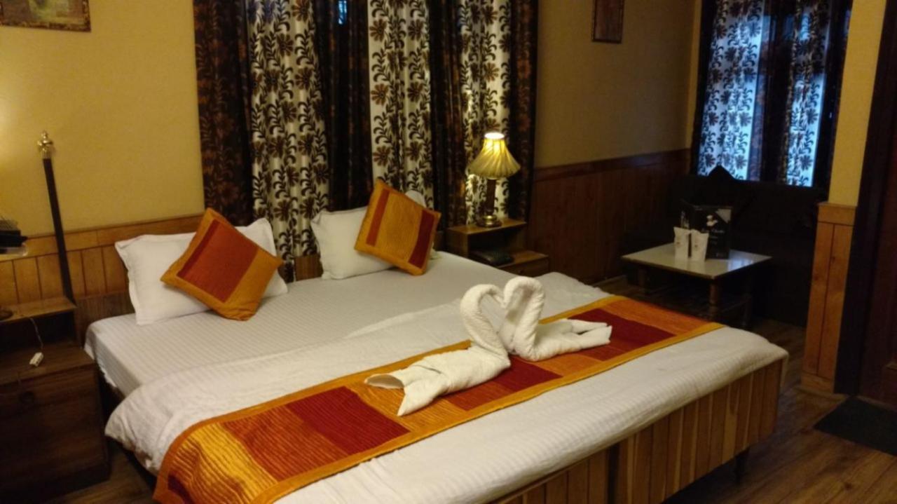 Goroomgo Ankur View Mall Road - Prime Location With Luxury Hotel